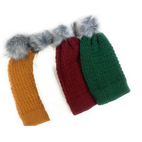 Slouch Beanie With Pom Ivory - Picture 5 of 5